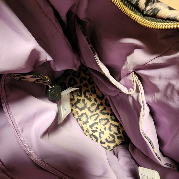 Travelon Animal Print Crossbody Bag - Picture 6 of 12